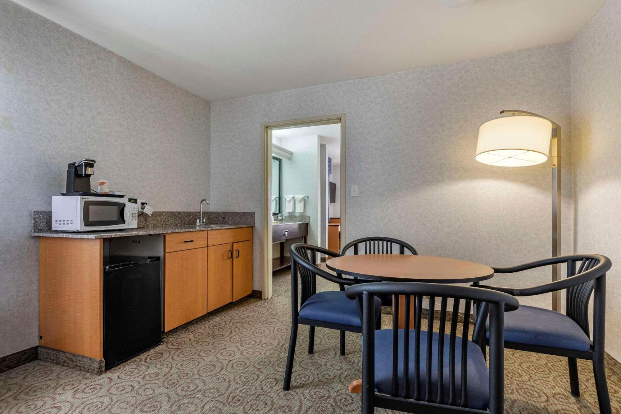 Quality & Denver Airport - Gateway Park Hotel